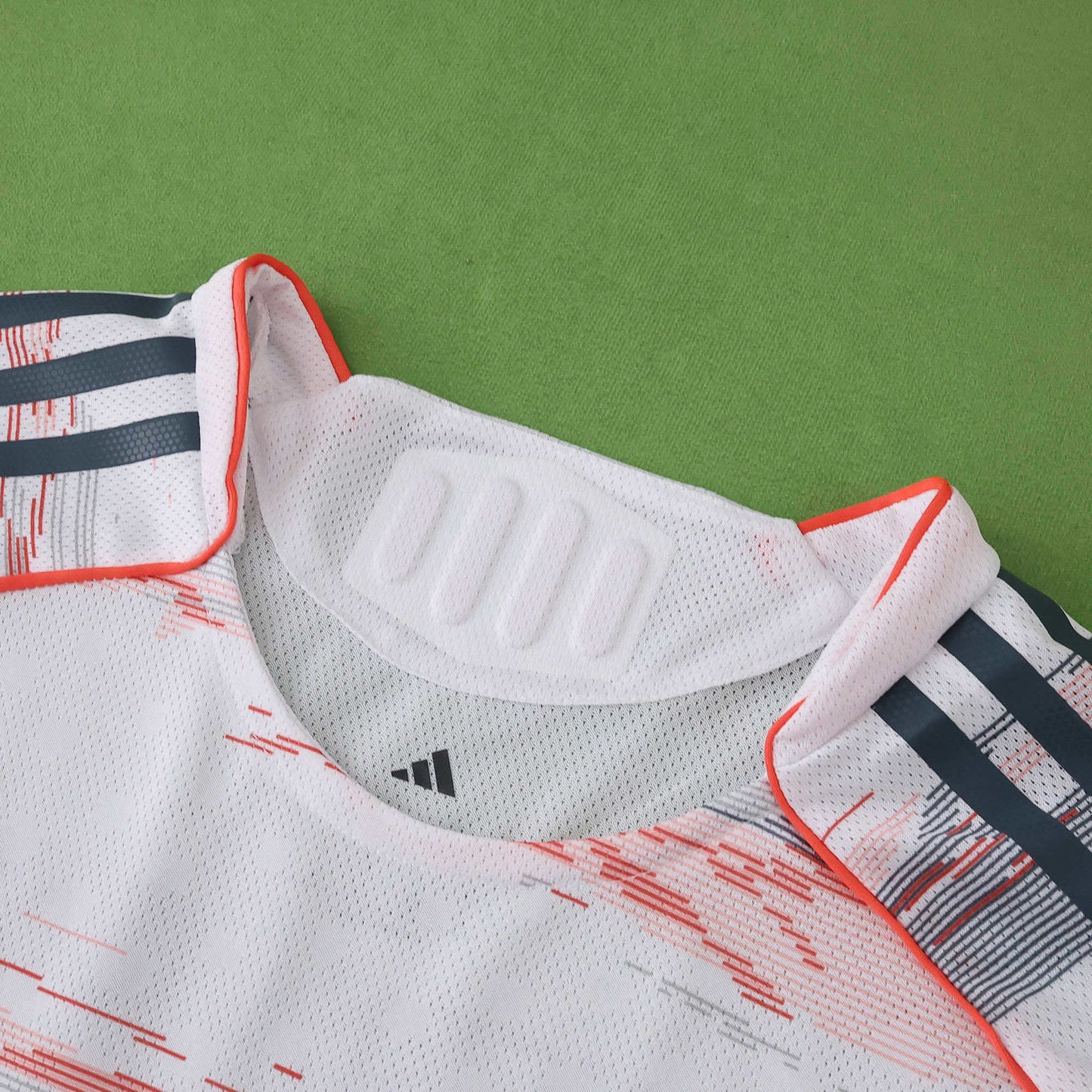 2025/26 FC Bayern Munich Away Player Kit - Long Sleeved
