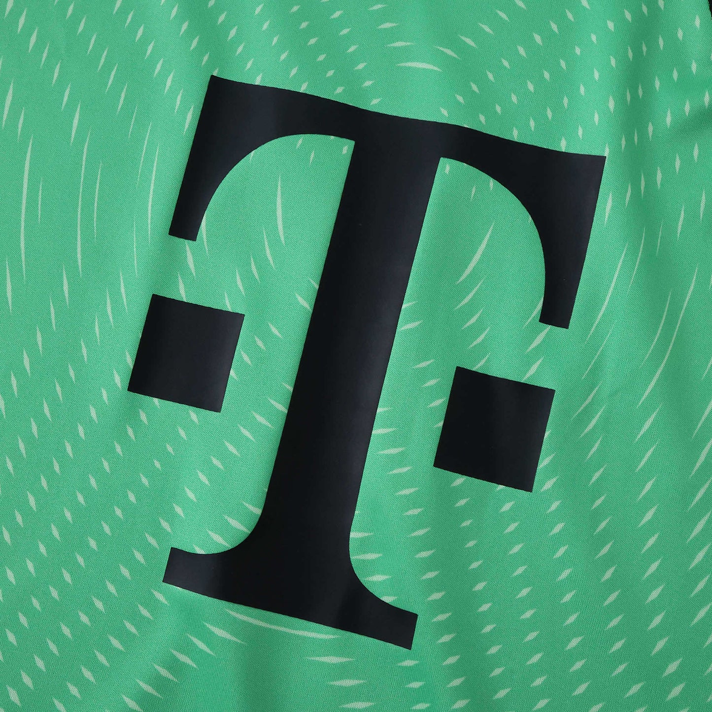2025/26 FC Bayern Munich Goalkeeper Kit