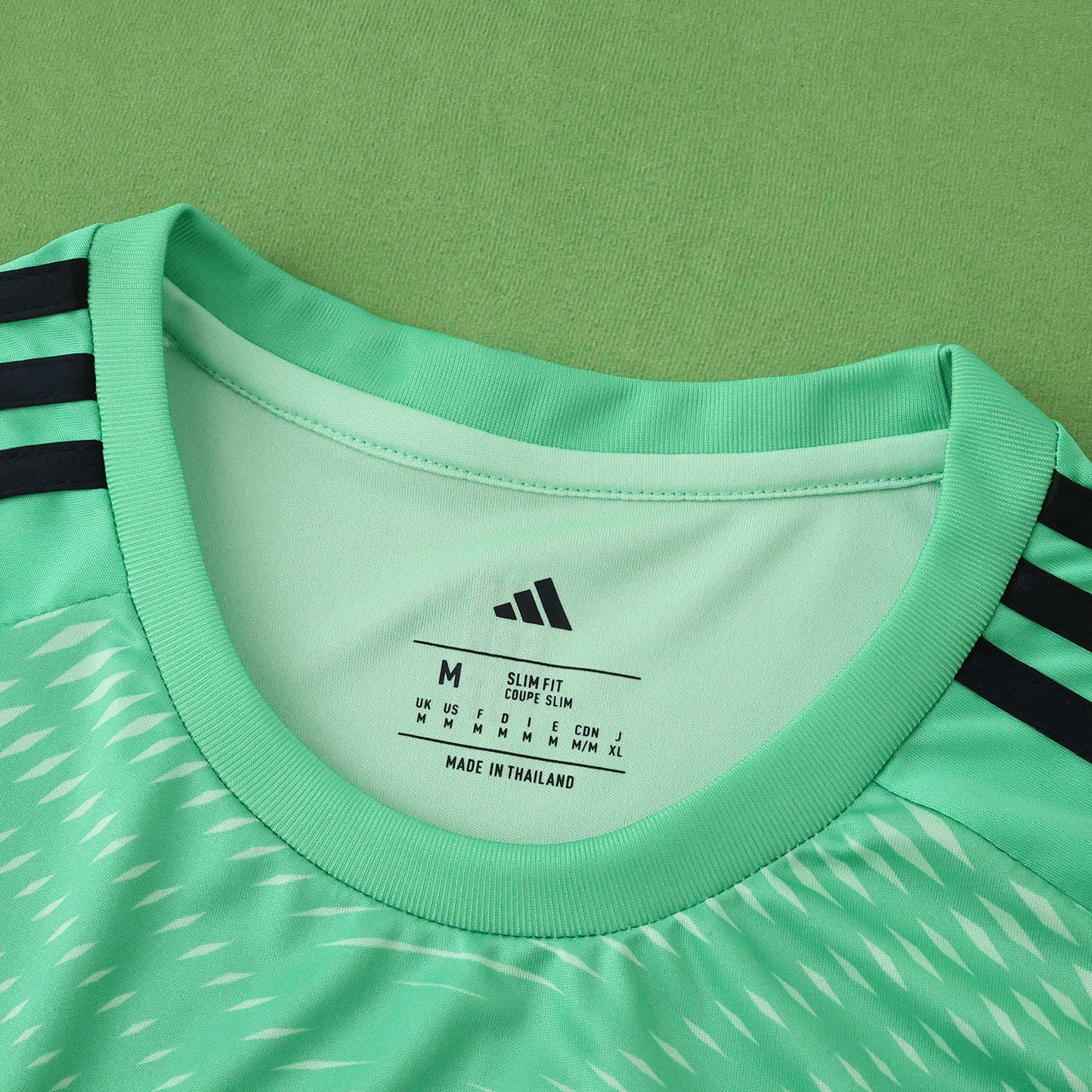 2025/26 FC Bayern Munich Goalkeeper Kit